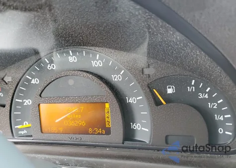 2002 Mercedes-Benz C 320 z USA, uszkodzony, nr VIN WDBRF64JX2E005092